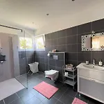 펜션 Summer Escape In Barbat Mit Garten Und Aussicht By Interhome