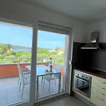 펜션 Summer Escape In Barbat Mit Garten Und Aussicht By Interhome
