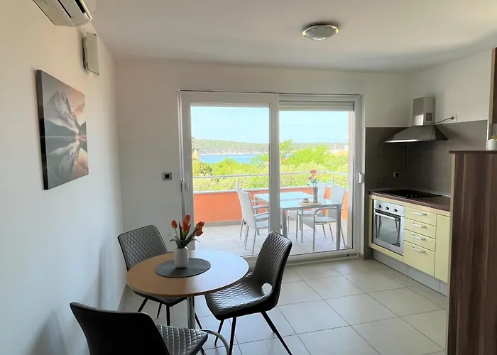 Holiday home Summer Escape In Barbat Mit Garten Und Aussicht By Interhome