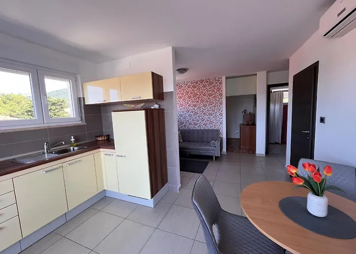 Summer Escape In Barbat Mit Garten Und Aussicht By Interhome Ferienhaus Barbat na Rabu