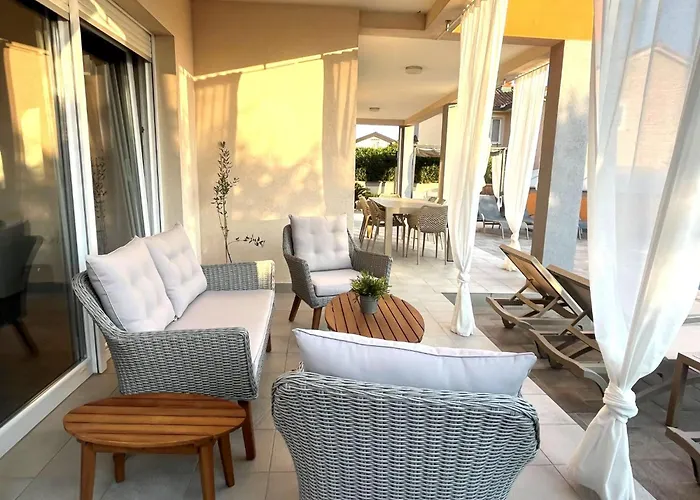 Holiday home Summer Escape In Barbat Mit Garten Und Aussicht By Interhome *