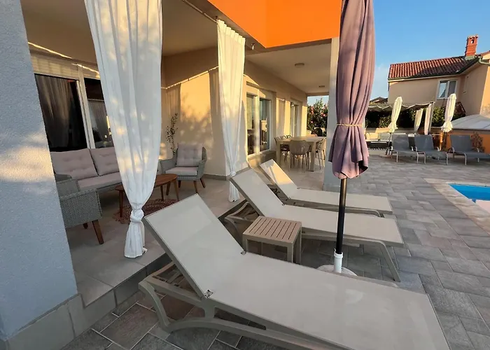 Holiday home Summer Escape In Barbat Mit Garten Und Aussicht By Interhome Barbat na Rabu