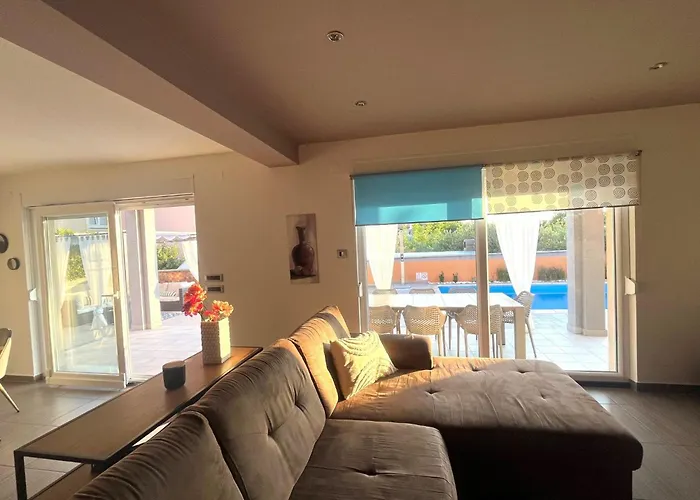 Ferienhaus Summer Escape In Barbat Mit Garten Und Aussicht By Interhome *