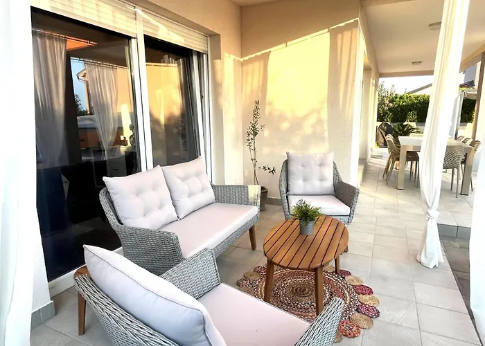 Summer Escape In Barbat Mit Garten Und Aussicht By Interhome * Barbat na Rabu